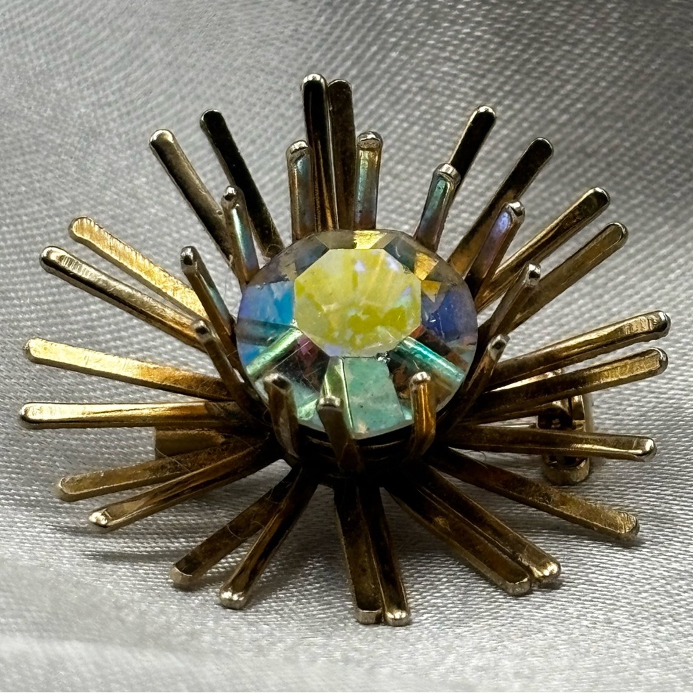 Vintage MCM Gold Tone Starburst Brooch | Aurora Borealis Crystal Center - Picture 2 of 10